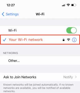 مرحله 3. شبکه Wi-Fi را که به آن متصل هستید انتخاب کنید. یک علامت آبی در سمت چپ خواهد داشت.